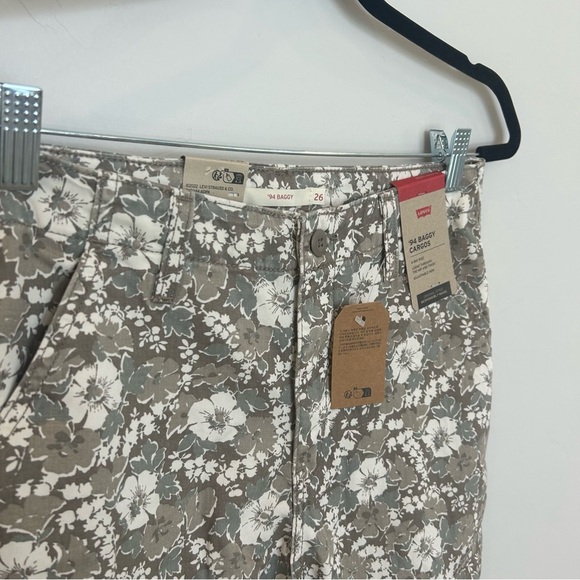 Women’s Levi’s 94 Baggy Cargo Pants, Green Floral, 26X30 - Picture 5 of 10